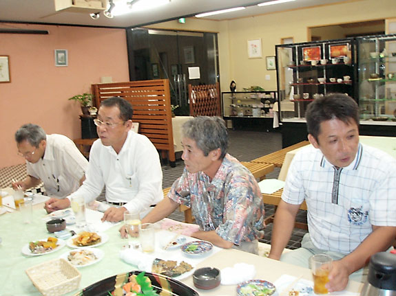 全体会議 於 憩い空間 華花